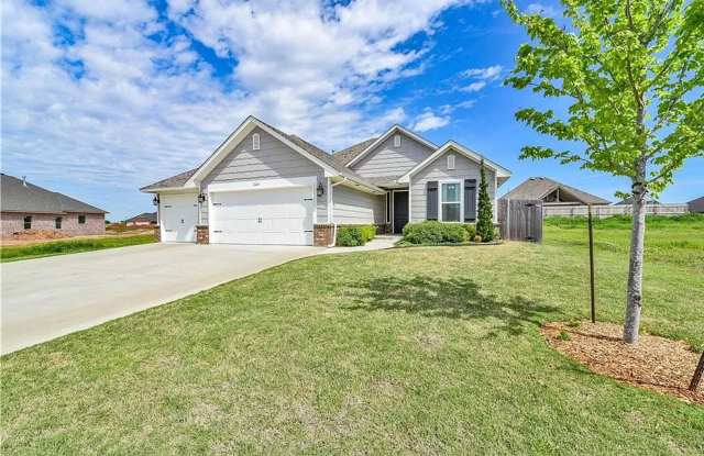 Stunning 4 Bed, 3 (Full) Bath in Norman photos photos