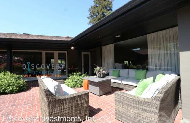 110 Crocker Ave. Gallery 2