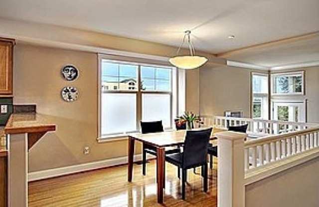 2 Bedroom 2 1/2 Bath Cap Hill Townhouse photos photos