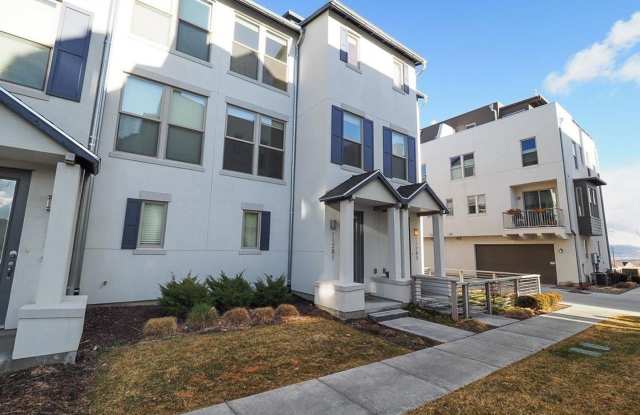 11281 SOUTH HIGH CREST LN Gallery 2
