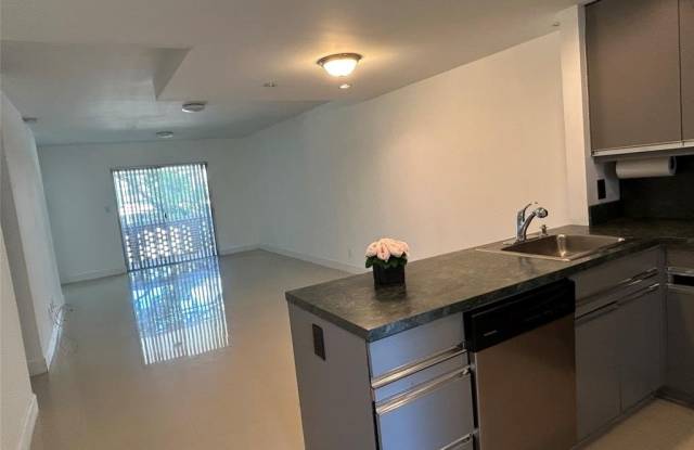 2800 NE 14th Street Cswy photos photos