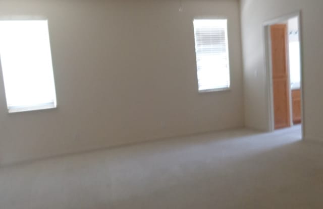 Spacious 4 Bedroom Home Gallery 1