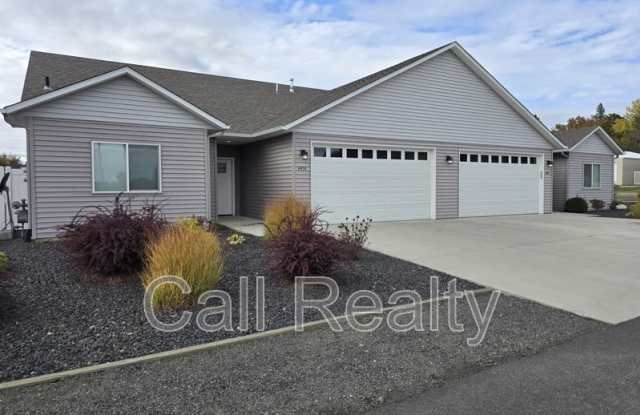 4416 E Fairview photos photos