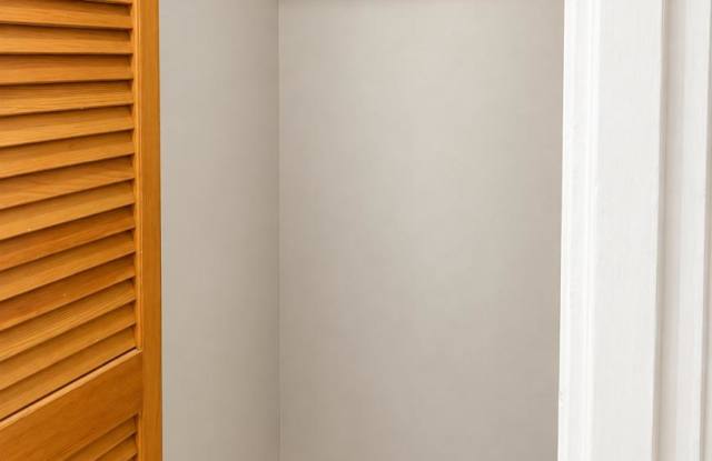 670 East 6th St. Gallery 4