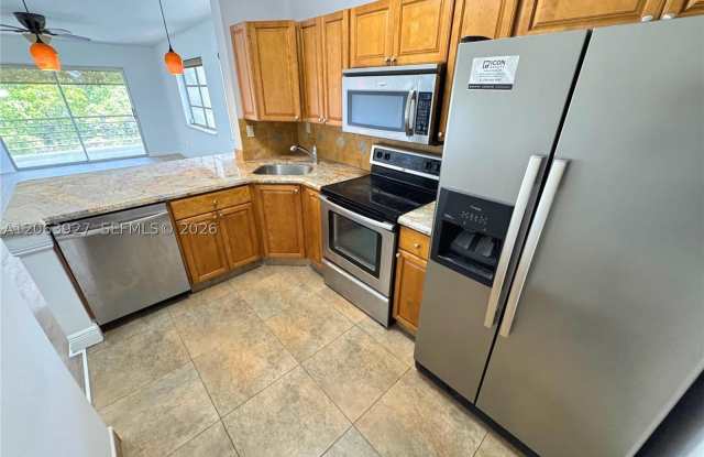 1400 NE 57th St photos photos