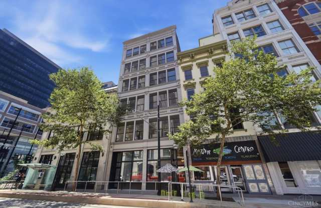607 Main Street Gallery 1