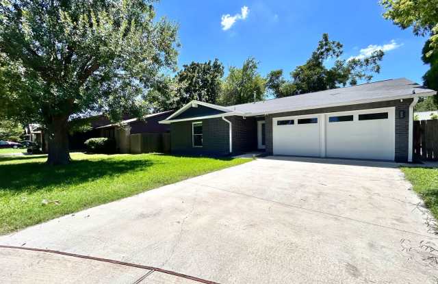 Inviting 3/BR 2/BA Home with Spacious Layout  Covered Deck! photos photos