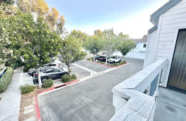 Charming Upper-Level 1-Bedroom with Loft in the Heart of Irvine Gallery 4