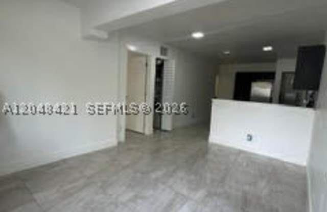 3411 NW 9th Ct Gallery 3