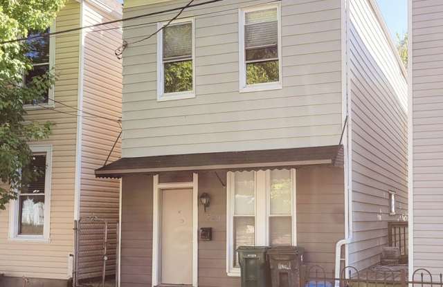 Cute and Quirky!! 3 Bed 2 Bath Home in upcoming Walnut Hills photos photos