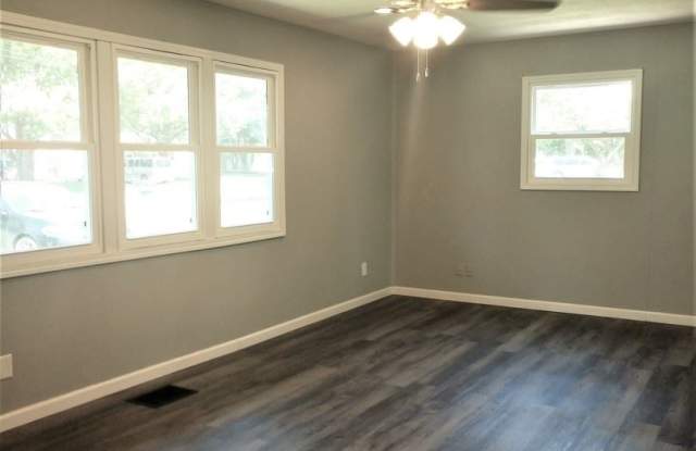 1094 S Hampton Road Gallery 2