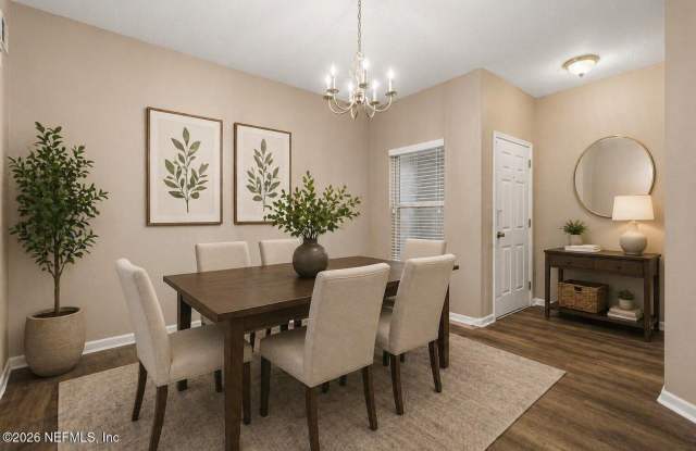 Ground Floor 2 bedroom 2 bathroom Condo in Gated Community with Amenities Gallery 1