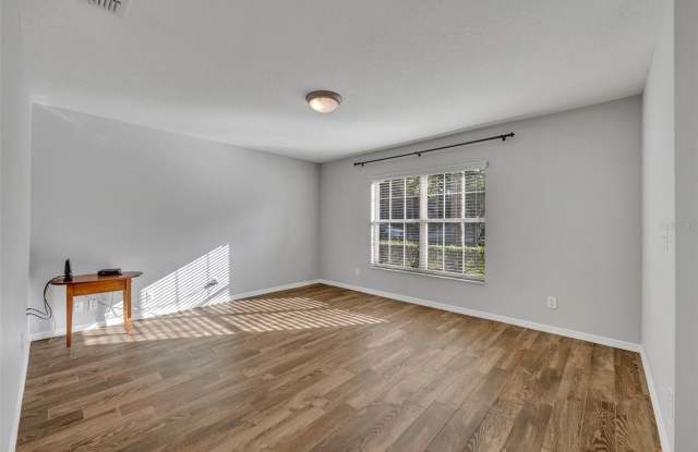 524 HEARTHGLEN Boulevard Gallery 4