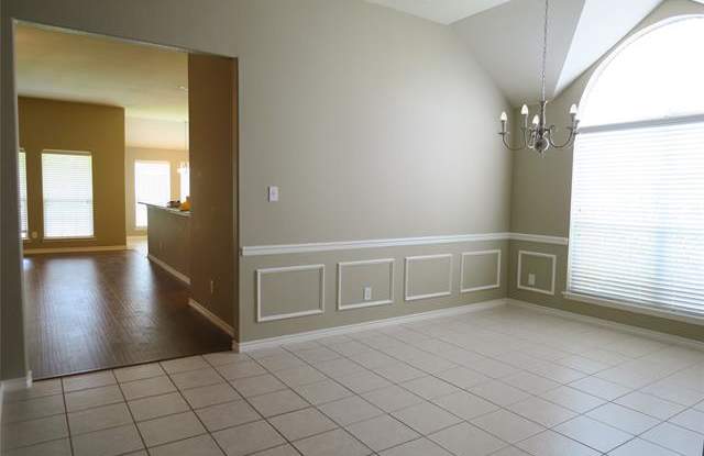 8621 Laughing Waters Trail Gallery 4