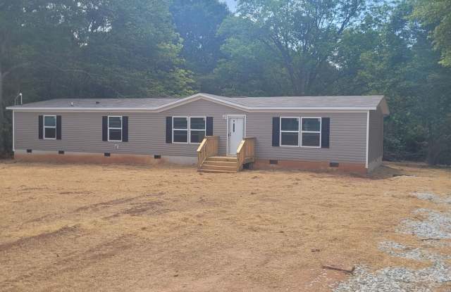 Now PRE Leasing-accepting applications-Hart County - Hartwell, Ga. –Four Bedroom and Two Bathroom Manufactured Home -Minutes from Down Town Hartwell and  Very Convenient to Anderson, SC. photos photos