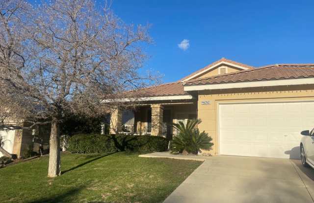 3 Bedroom 2 bathroom Home in Corona photos photos