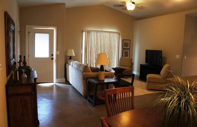 3335 E Sunflower Gallery 4