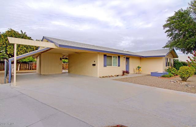 10746 W EL RANCHO Drive Gallery 4