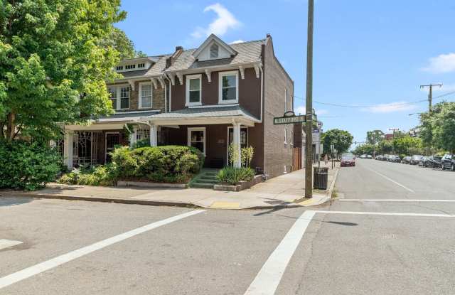 Classic Fan Rowhome for Lease photos photos