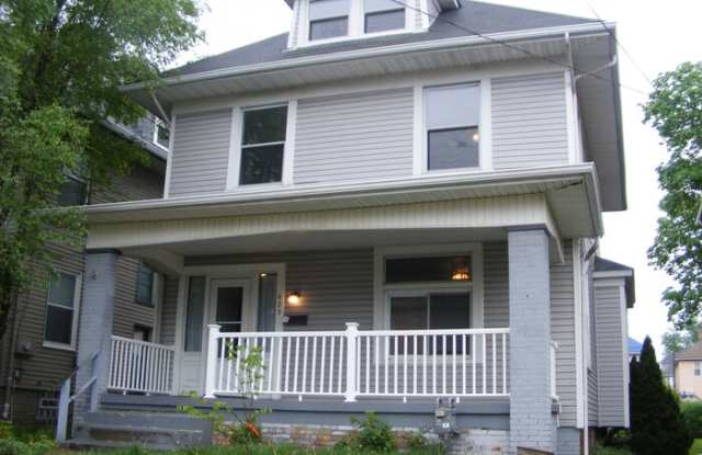425 Vermont Avenue - 425 Vermont Avenue, Rochester, PA 15074