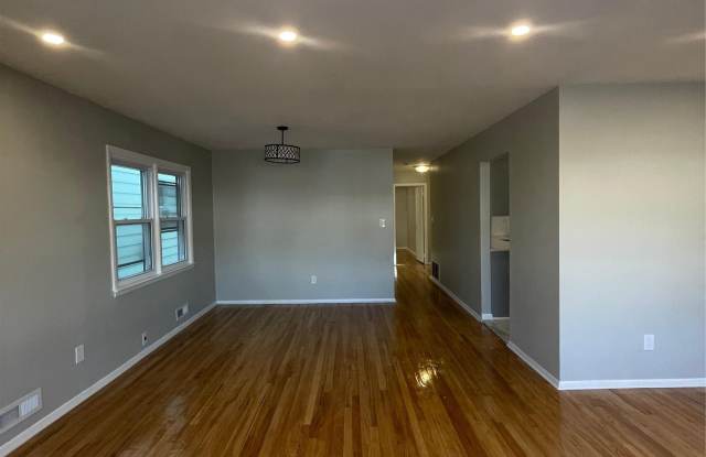 3 COLONIAL DR Gallery 2