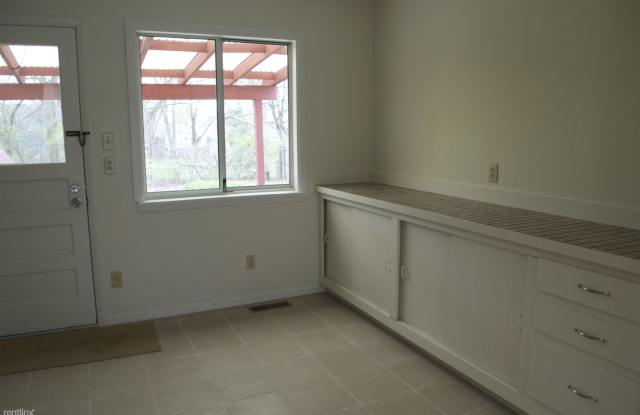 2221 Walter Dr Gallery 3