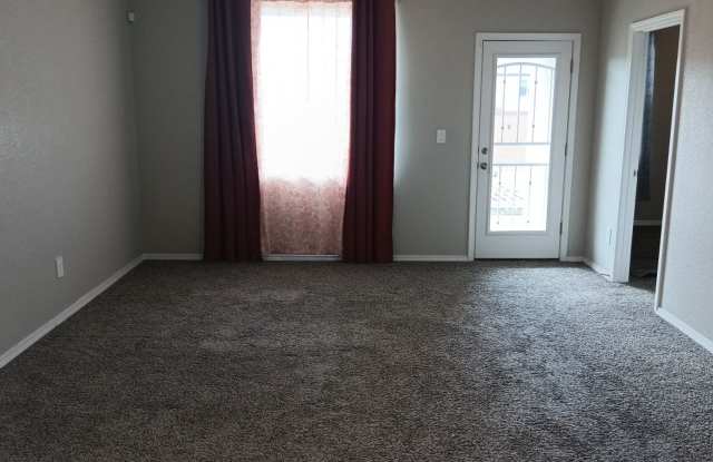 3 Bedroom, 2 Bathroom Home! Schedule a Showing Soon! Gallery 4