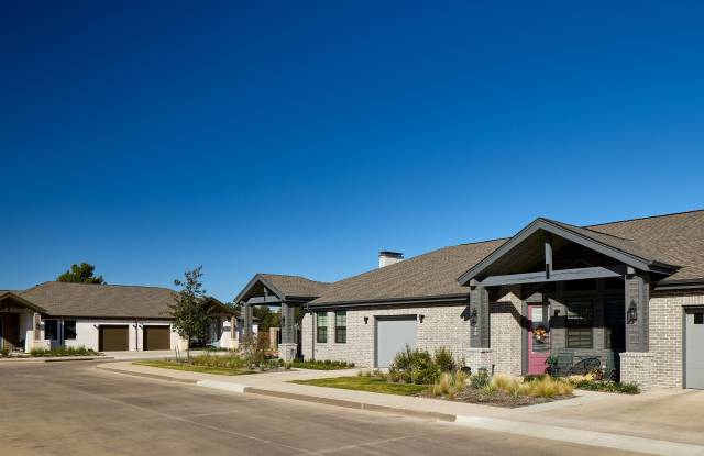 Avenida Carrollton Age 55+ Apartment Homes Gallery 4