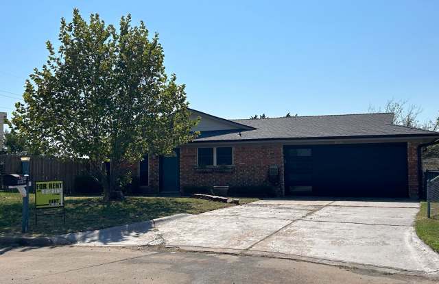 3 bedroom NOW AVAILABLE in the Eisenhower School District! - 6716 Southwest Delta Circle, Lawton, OK 73505