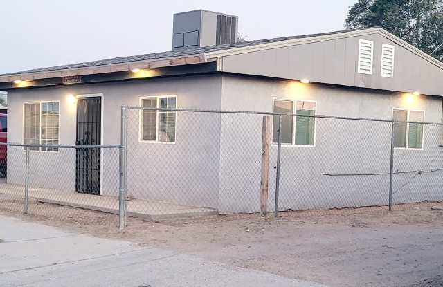 2306 1/2 South Walnut Avenue - 2306 South Walnut Avenue, Yuma, AZ 85364