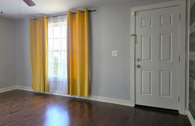 Charming 3 Bedroom, 1.5 Bath Cottage Near Hospitals and Tyler Jr College Gallery 4