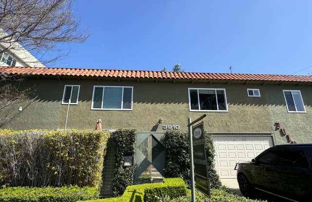 3910 Beethoven St photos photos