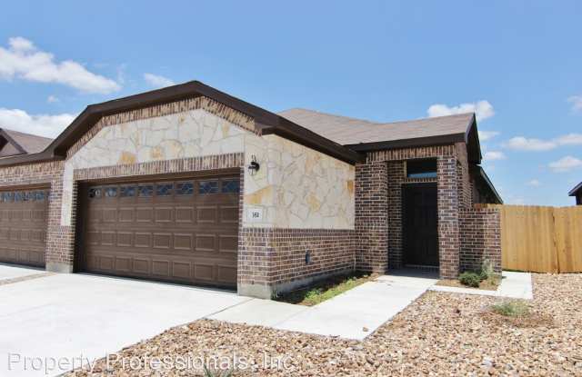 351 Creekside Curve Gallery 2