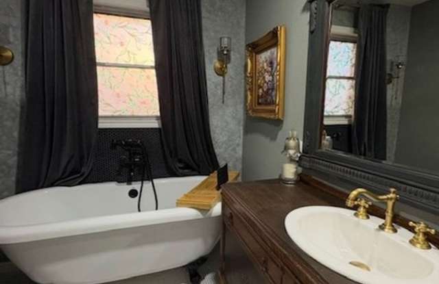3BED/2BATH Home for lease! Available 10/20/26! Gallery 1