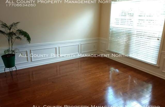 13611 Weycroft Circle Gallery 4