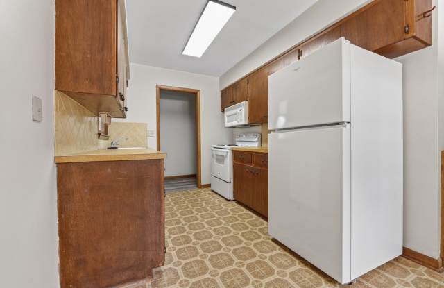 610 E Elaine Gallery 4
