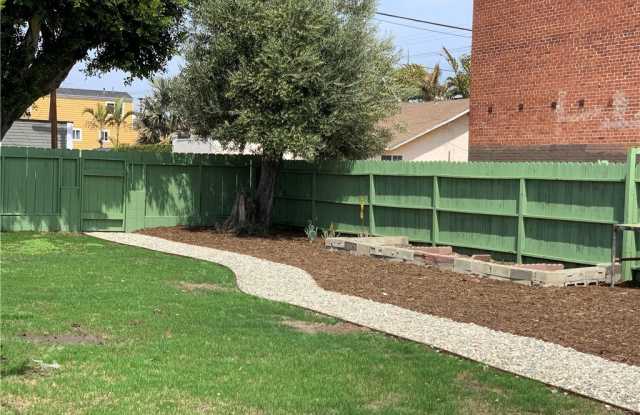 323 W 15th Street - 323 West 15th Street, Los Angeles, CA 90731