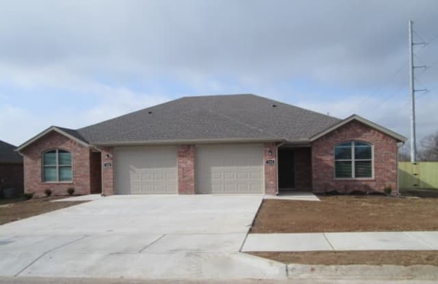 102 Foxglove St photos photos