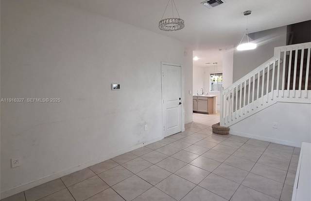 1325 Northwest 208th Terrace Gallery 3