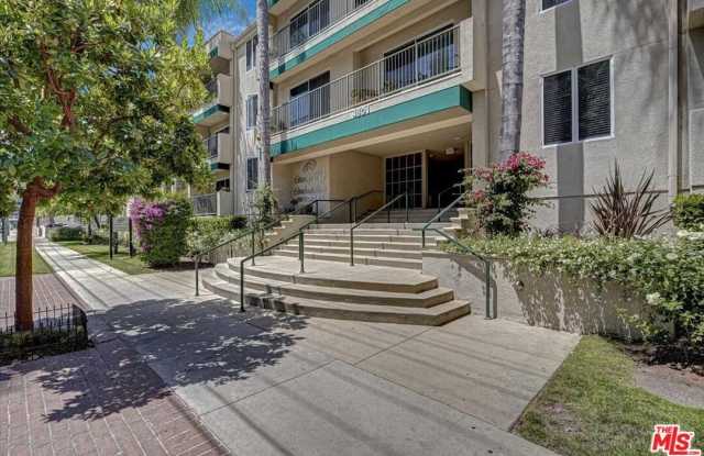 4501 CEDROS AVE photos photos