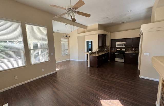 Beautiful 3 Bedroom, 2 Bathroom Home for Rent Gallery 4