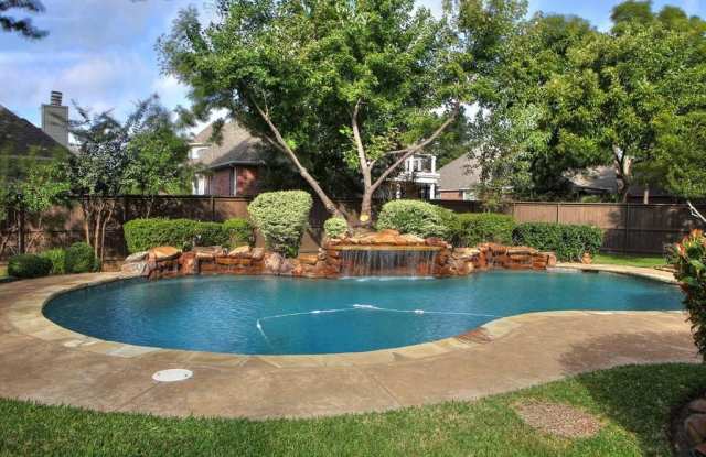 300 Glenrose Court Gallery 4