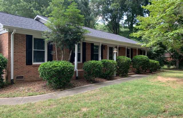 Beautiful Private Three Bedroom Home in South Charlotte!! photos photos