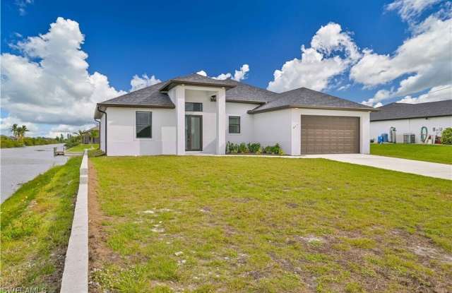 Gorgeous custom built 3/2/1 water front single family home-Cape Coral photos photos