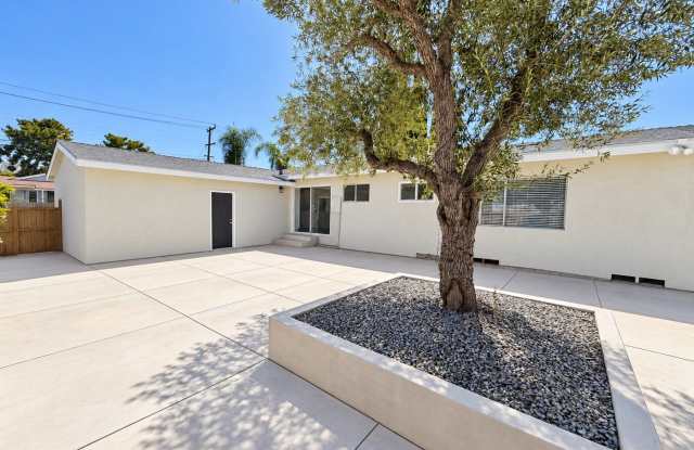 6 Bedroom 3 Bath- Large rooms, AC & FLAT ENERGY BILLS Gallery 3