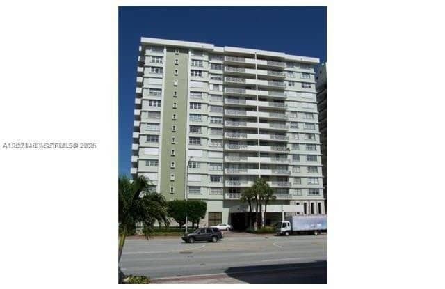 5825 Collins Ave photos photos