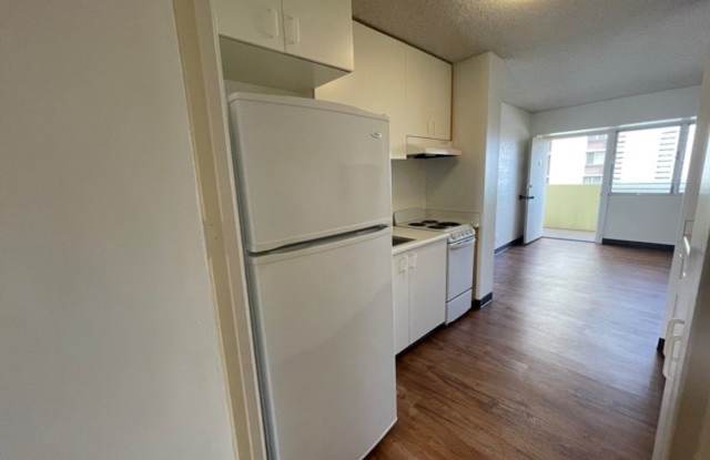Westview Plaza Condo - Upgraded 1 bedroom, 1 bath condo with 1 parking -Avail 10/19/26 Gallery 3