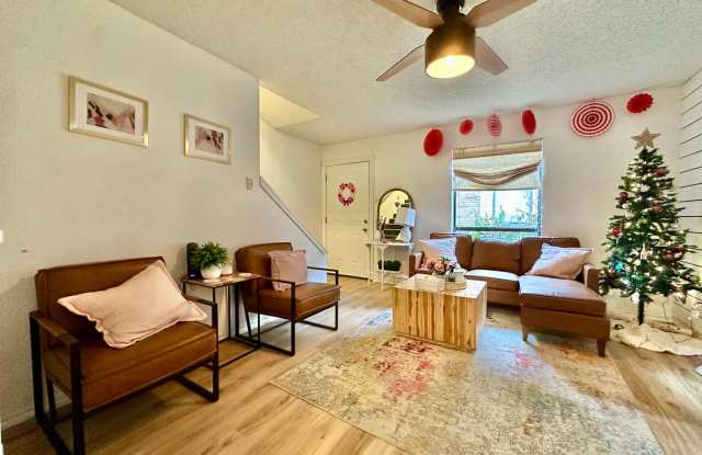 Beautifully Remodeled 2-Bed, 2.5-Bath Condo Blocks from Baylor Campus! photos photos