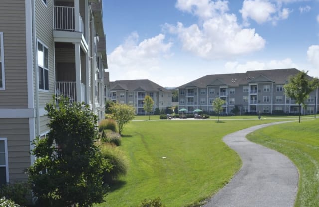 Woodmont Mews Apartments Gallery 2