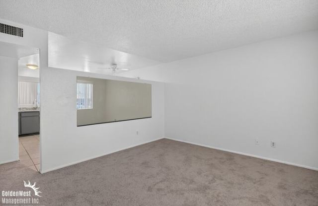 4434 West Sunnyslope Lane Gallery 2